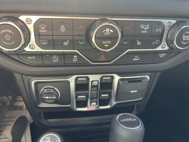new 2025 Jeep Gladiator car, priced at $47,377