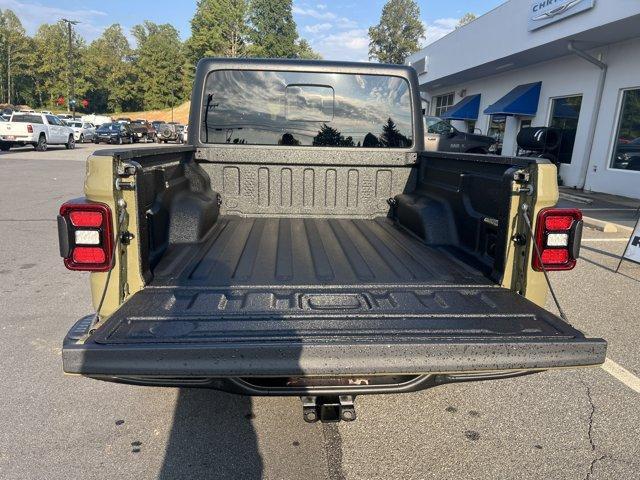 new 2025 Jeep Gladiator car, priced at $59,212