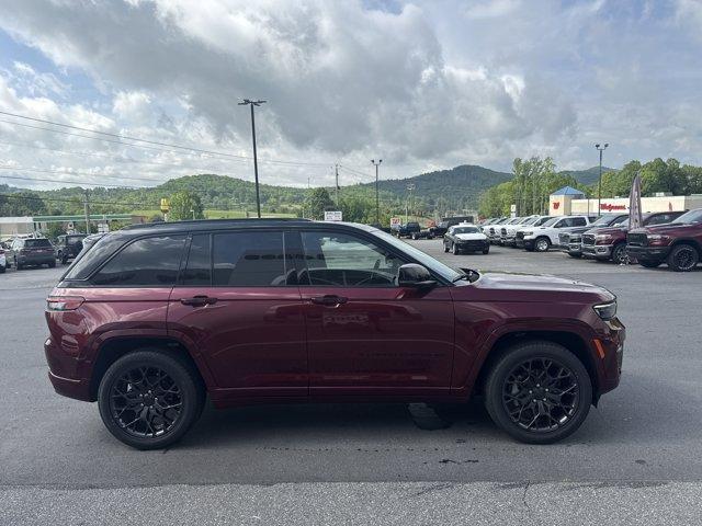 new 2025 Jeep Grand Cherokee car, priced at $62,395