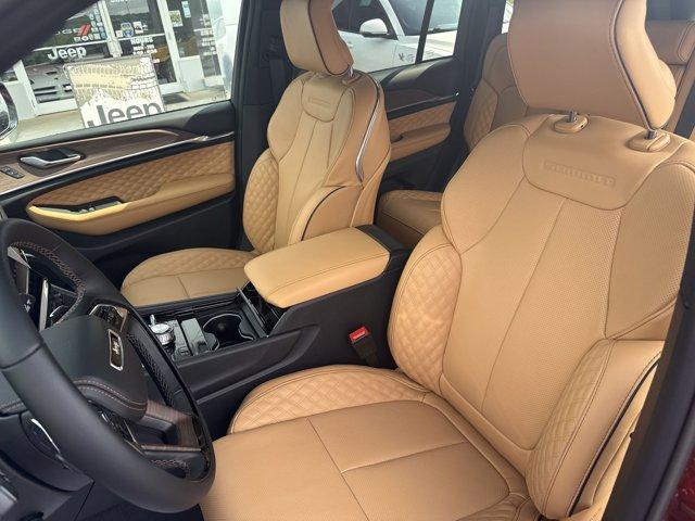new 2025 Jeep Grand Cherokee car, priced at $62,395