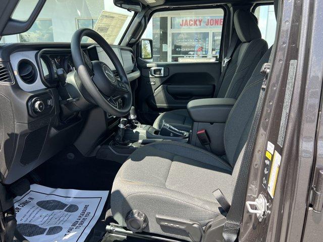 new 2025 Jeep Wrangler car, priced at $41,068