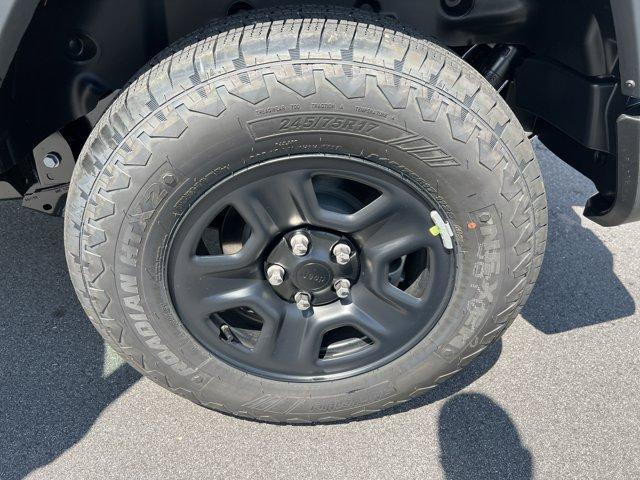 new 2025 Jeep Wrangler car, priced at $41,068