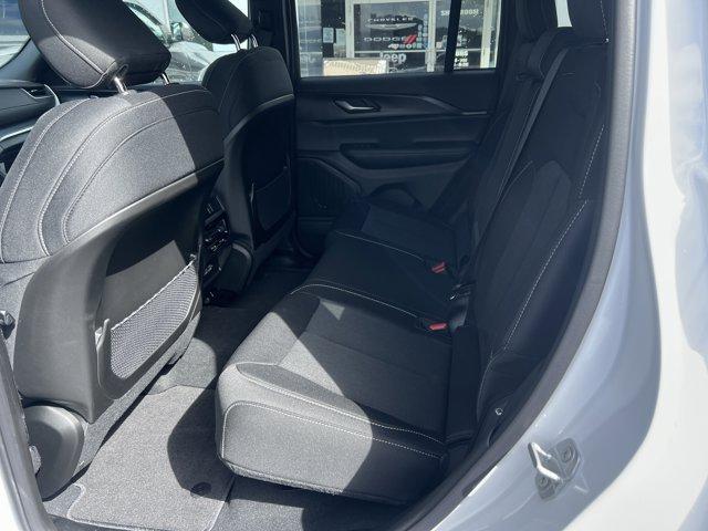 new 2025 Jeep Grand Cherokee car, priced at $41,251
