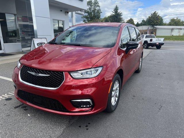 new 2026 Chrysler Pacifica car, priced at $45,185