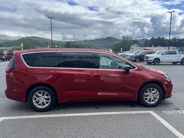 new 2026 Chrysler Pacifica car, priced at $45,185