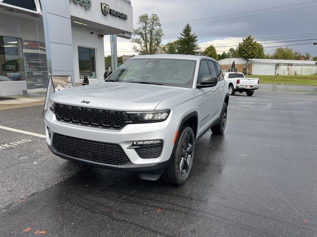 new 2025 Jeep Grand Cherokee car, priced at $49,317