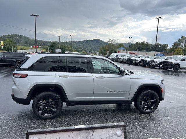 new 2025 Jeep Grand Cherokee car, priced at $49,317