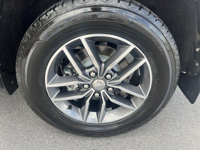used 2018 Jeep Grand Cherokee car, priced at $25,900