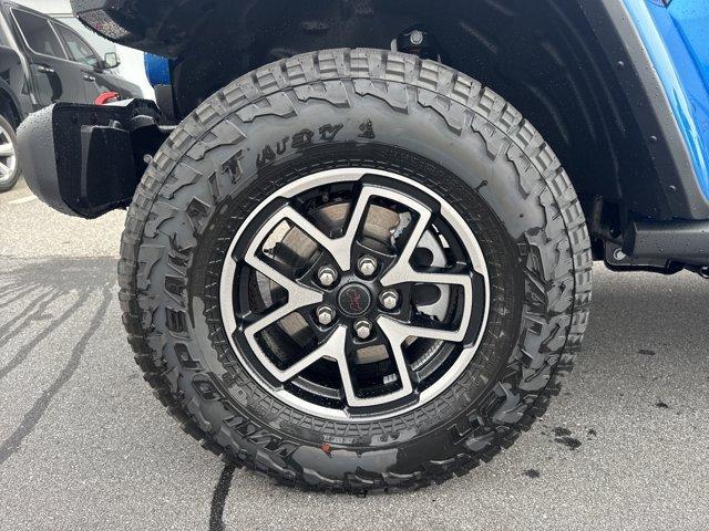 new 2025 Jeep Gladiator car, priced at $59,212