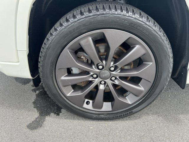 used 2019 Jeep Cherokee car, priced at $24,880