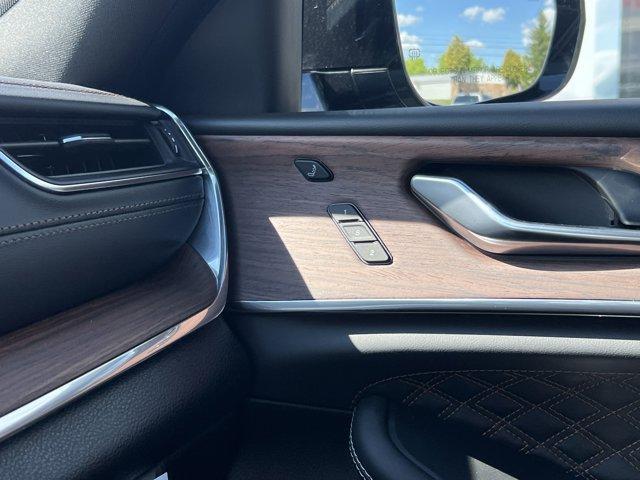 new 2025 Jeep Grand Cherokee car, priced at $62,395
