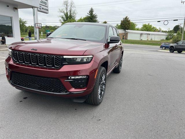 new 2025 Jeep Grand Cherokee car, priced at $62,395