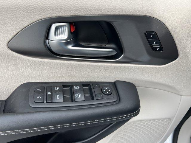 used 2023 Chrysler Pacifica car, priced at $25,966