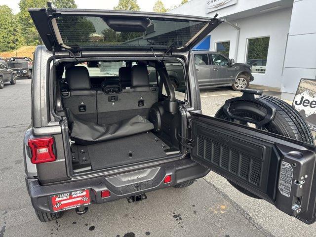 new 2025 Jeep Wrangler car, priced at $61,048