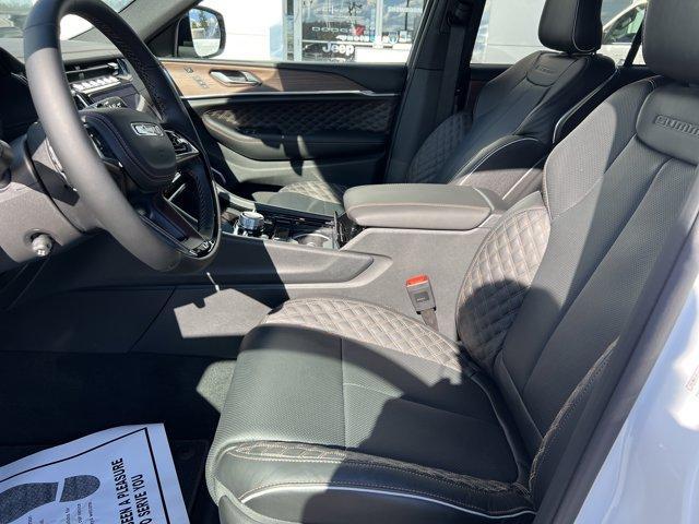 new 2025 Jeep Grand Cherokee car, priced at $61,984