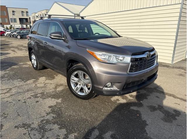 used 2014 Toyota Highlander car, priced at $18,997