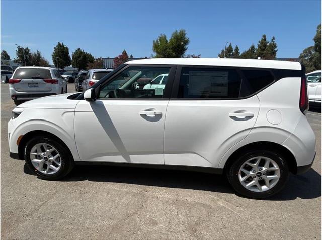 new 2025 Kia Soul car, priced at $23,698