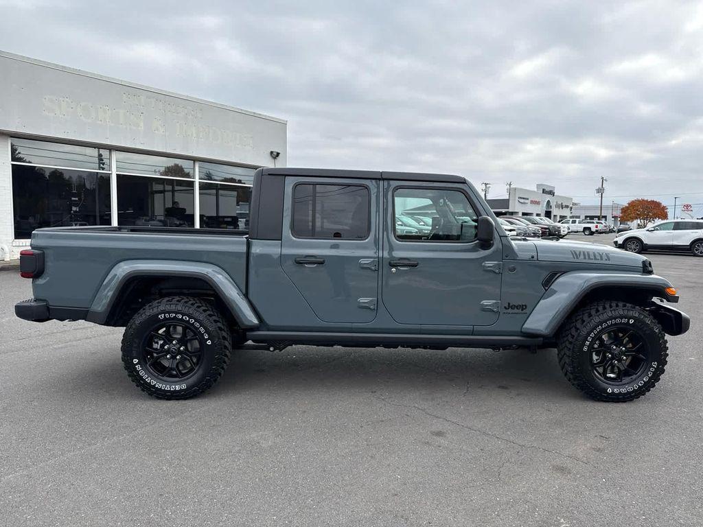 new 2026 Jeep Gladiator car, priced at $51,987