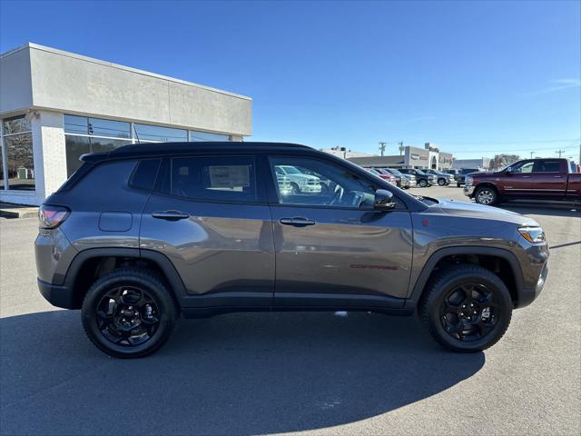 new 2024 Jeep Compass car, priced at $40,924