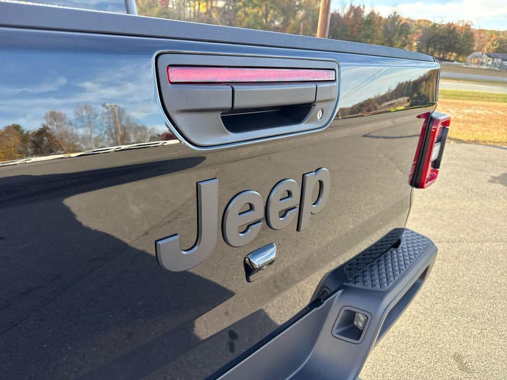 new 2026 Jeep Gladiator car, priced at $50,986