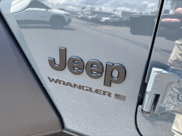 new 2025 Jeep Wrangler car, priced at $45,456