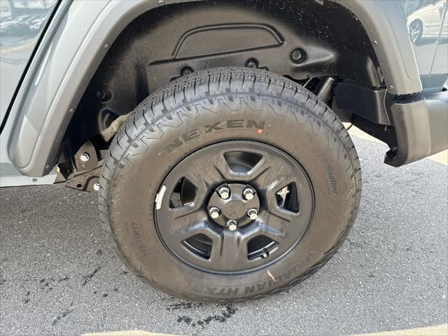 new 2025 Jeep Wrangler car, priced at $45,456