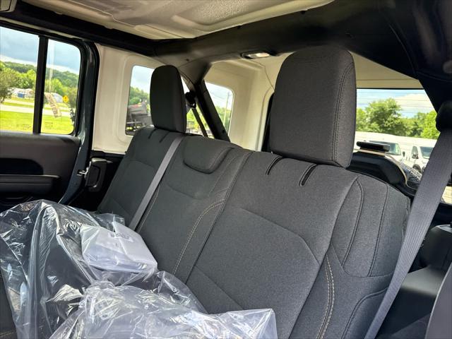 new 2025 Jeep Wrangler car, priced at $45,456