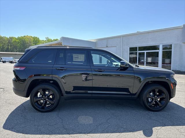 new 2024 Jeep Grand Cherokee car, priced at $49,670