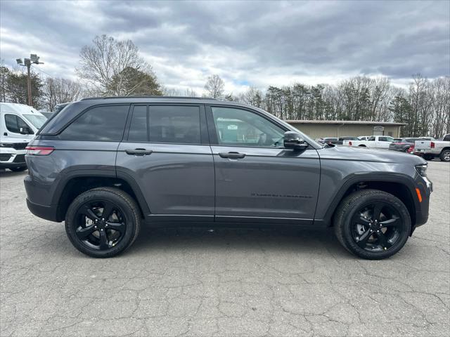 new 2025 Jeep Grand Cherokee car, priced at $43,600