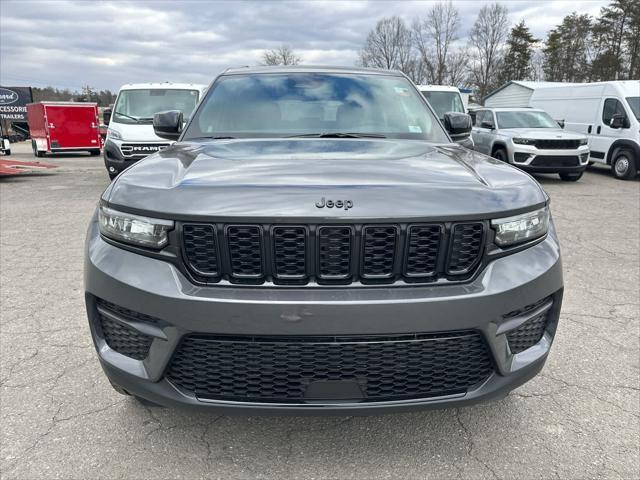 new 2025 Jeep Grand Cherokee car, priced at $43,600