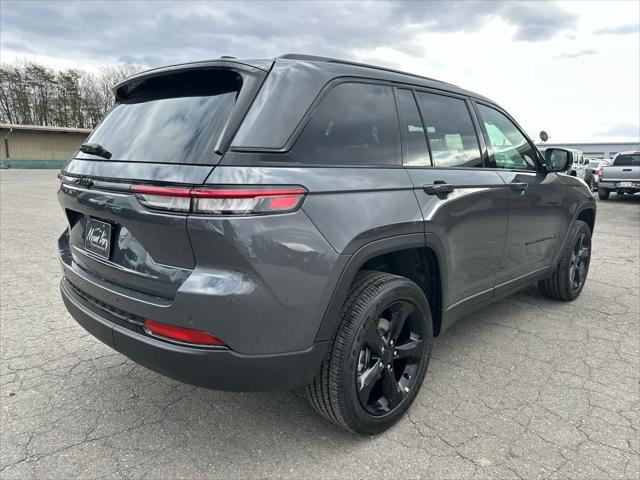 new 2025 Jeep Grand Cherokee car, priced at $43,600