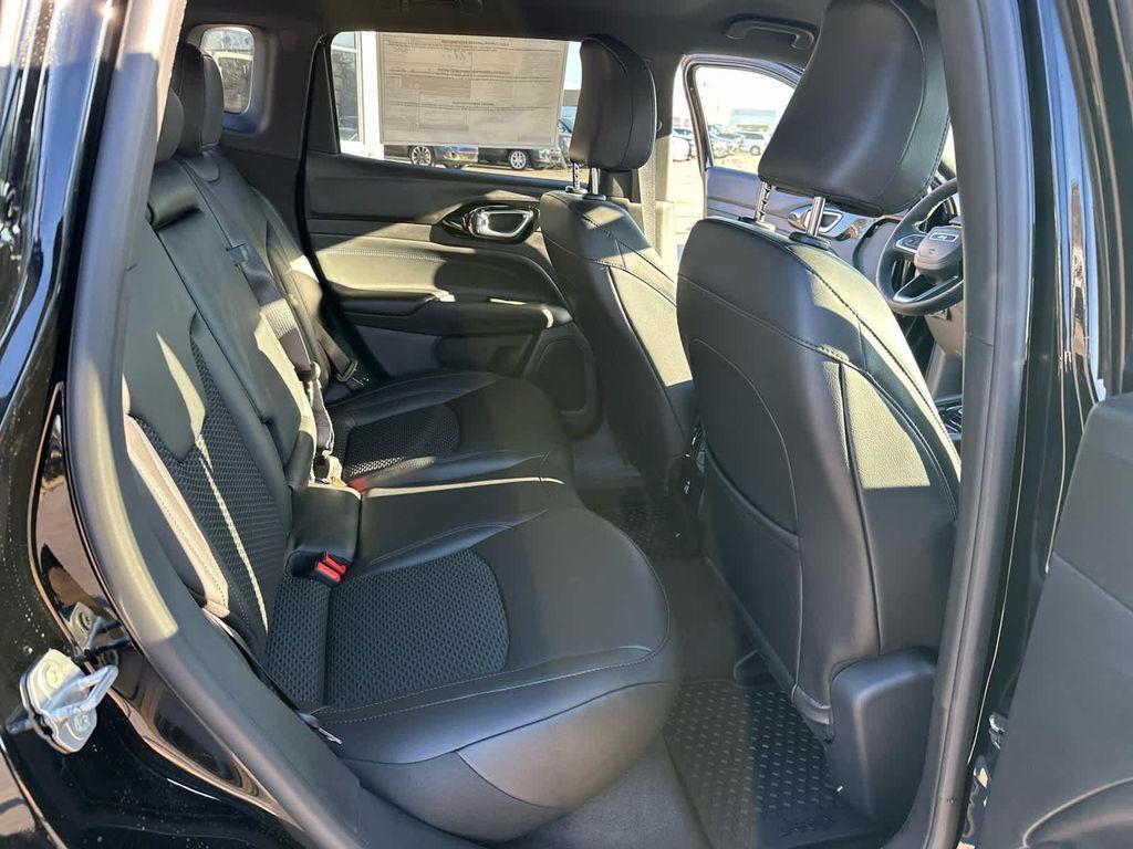new 2025 Jeep Compass car, priced at $31,995