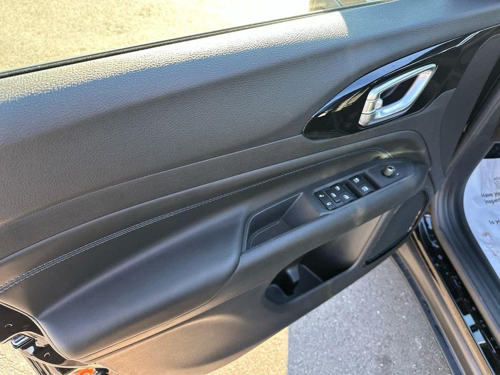 new 2025 Jeep Compass car, priced at $31,995