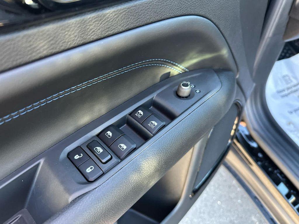 new 2025 Jeep Compass car, priced at $31,995