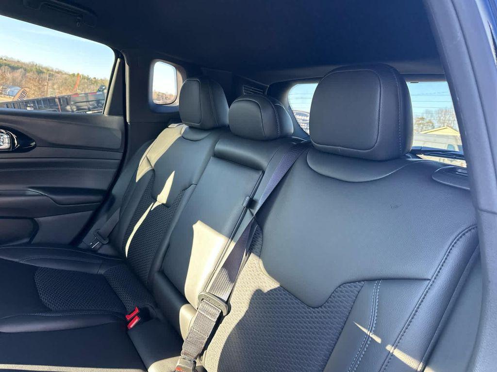 new 2025 Jeep Compass car, priced at $31,995