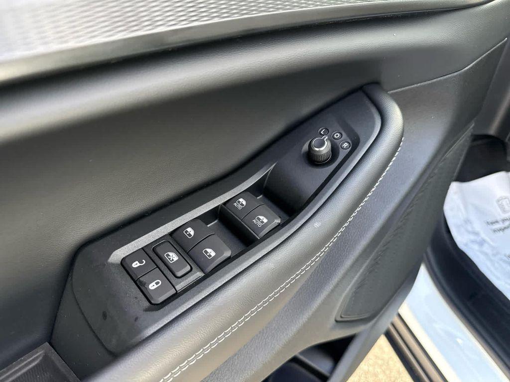 new 2025 Jeep Grand Cherokee car, priced at $45,987