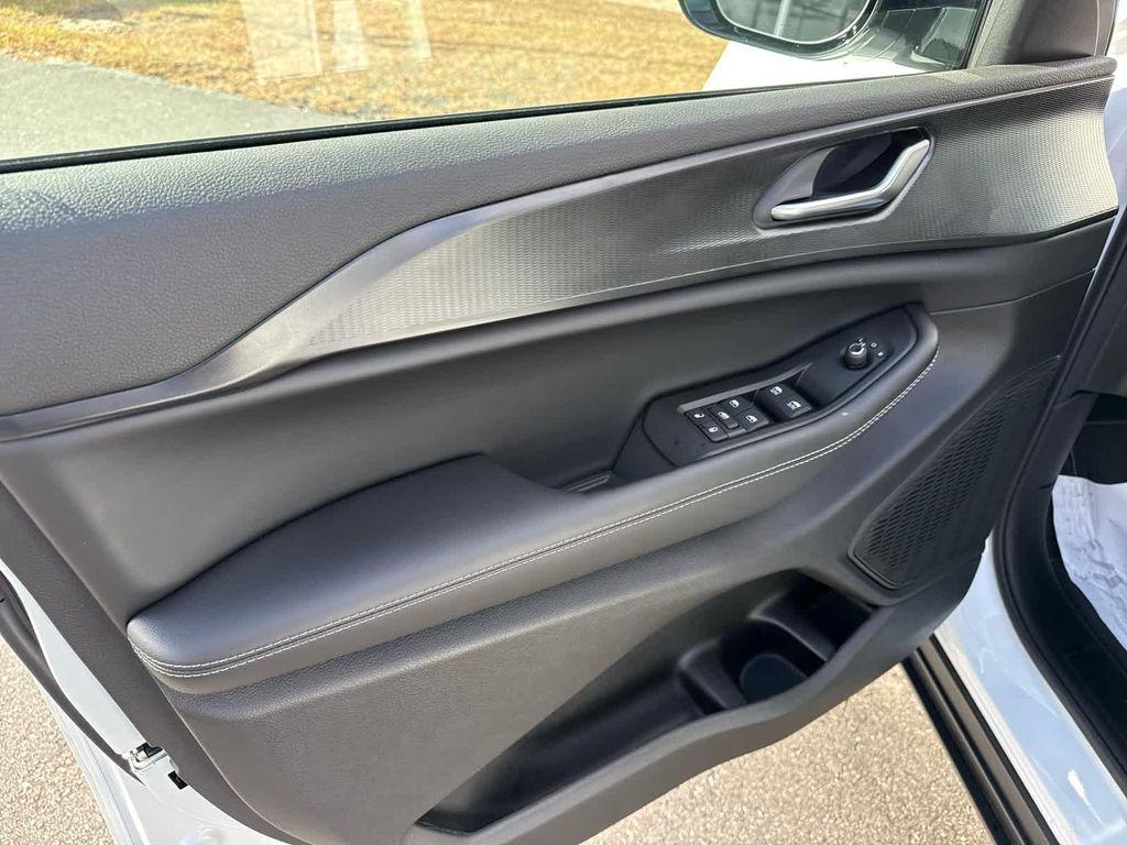 new 2025 Jeep Grand Cherokee car, priced at $45,987