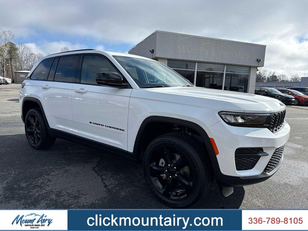 new 2025 Jeep Grand Cherokee car, priced at $45,987