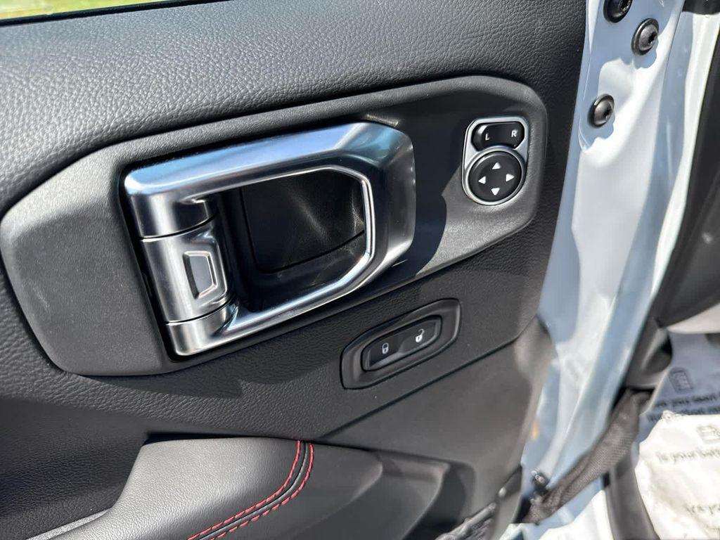 new 2025 Jeep Wrangler car, priced at $63,398