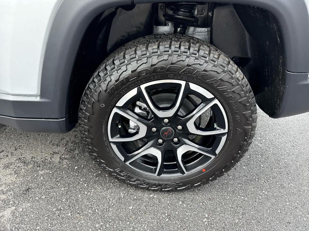 new 2025 Jeep Compass car, priced at $35,987