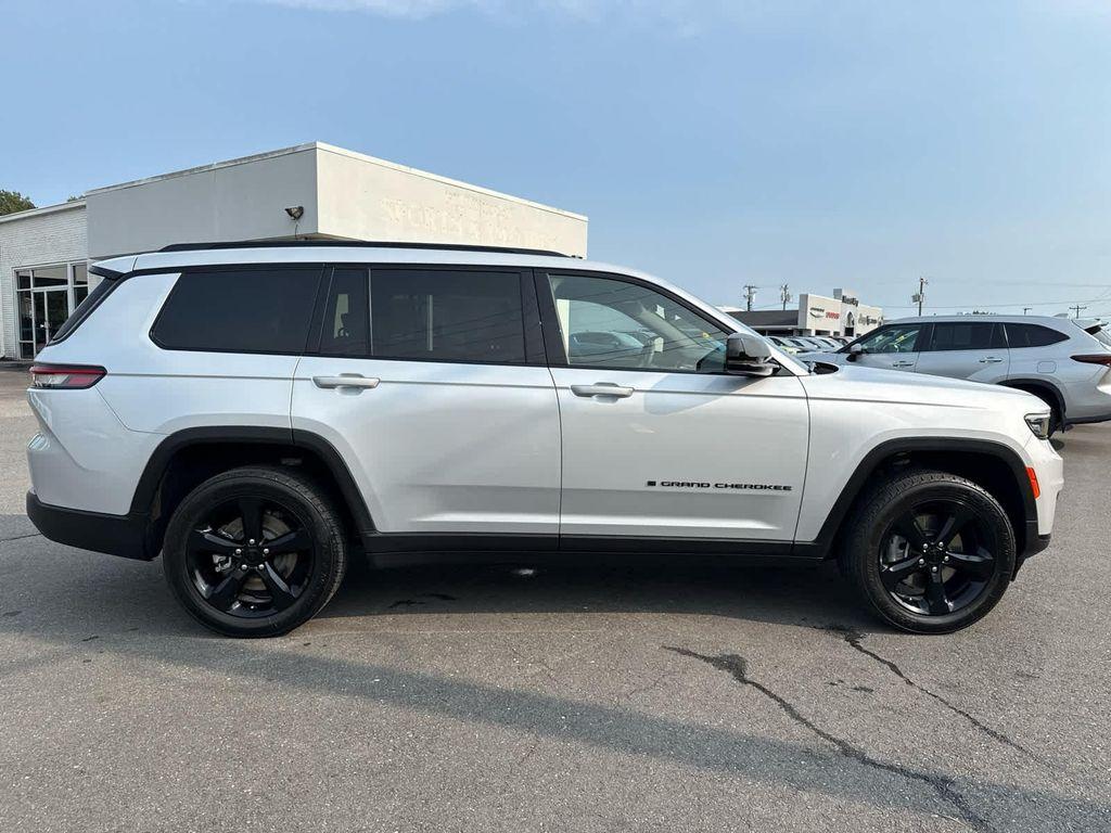 used 2022 Jeep Grand Cherokee L car, priced at $25,597