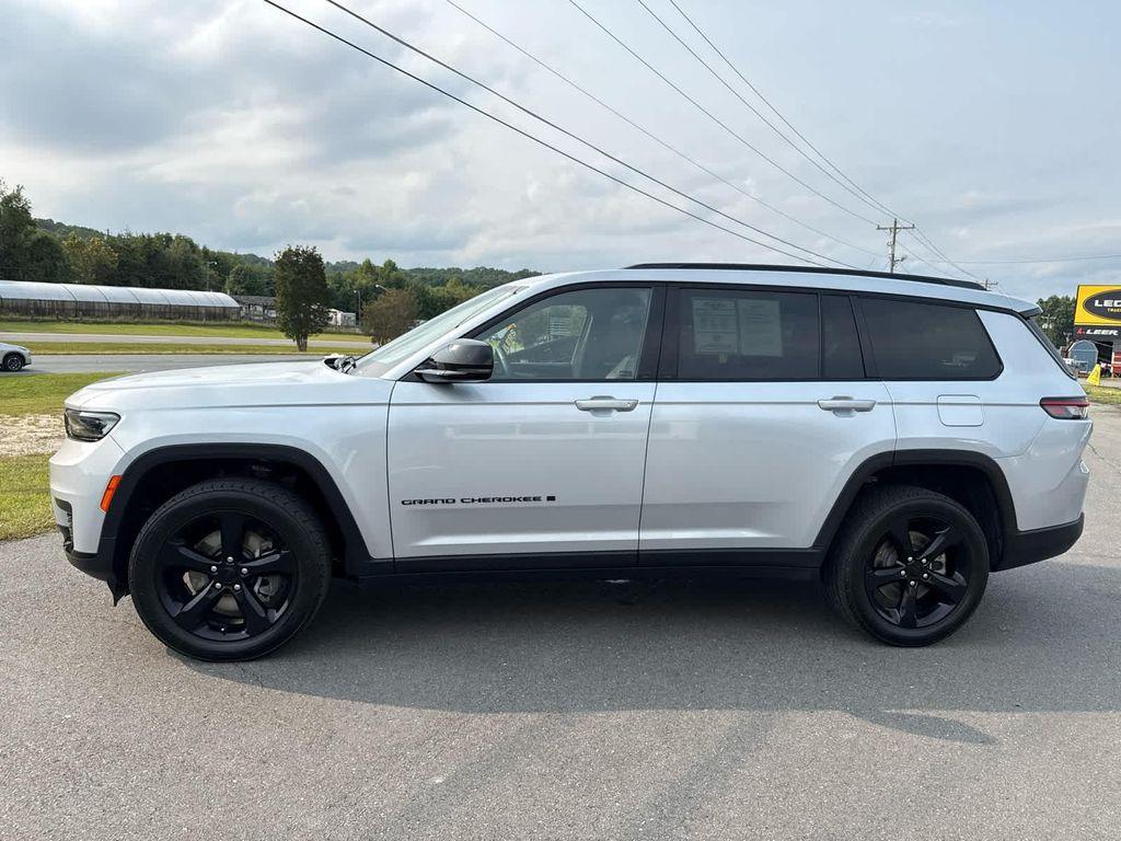 used 2022 Jeep Grand Cherokee L car, priced at $25,597