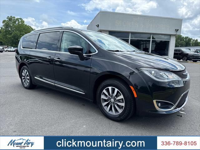 used 2020 Chrysler Pacifica car, priced at $14,997