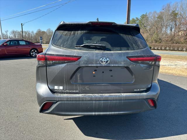 used 2021 Toyota Highlander car, priced at $34,999