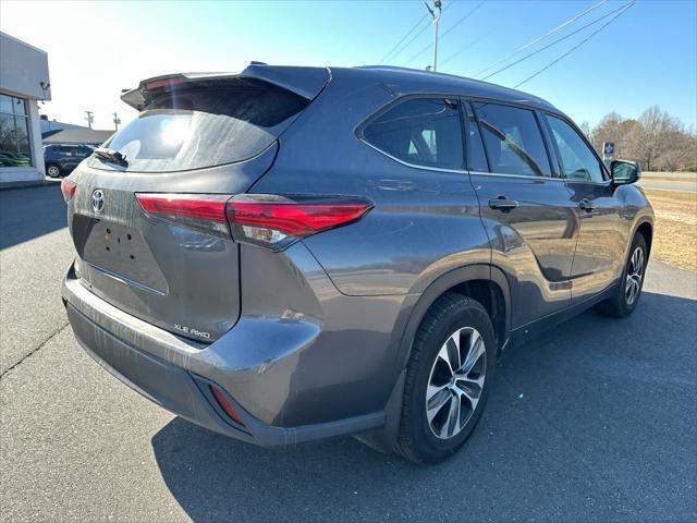 used 2021 Toyota Highlander car, priced at $34,999