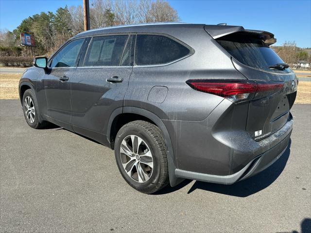 used 2021 Toyota Highlander car, priced at $34,999