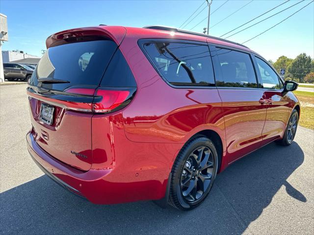 new 2025 Chrysler Pacifica car, priced at $56,540