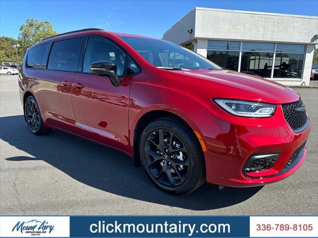 new 2025 Chrysler Pacifica car, priced at $56,540