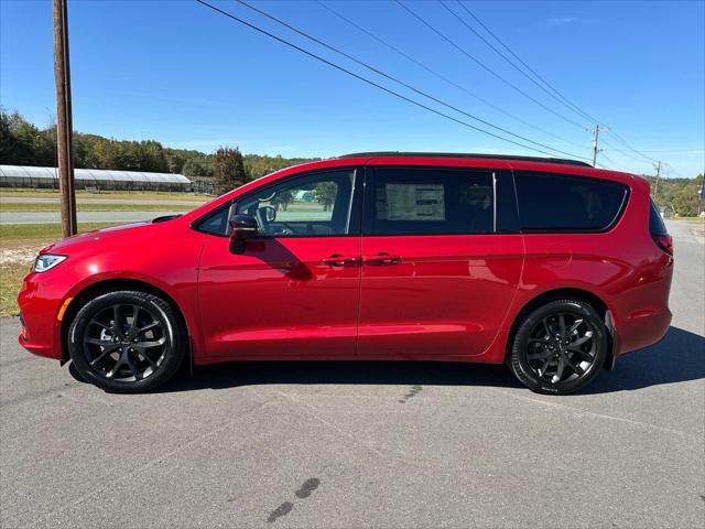 new 2025 Chrysler Pacifica car, priced at $56,540