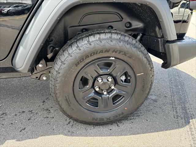 new 2025 Jeep Wrangler car, priced at $45,456